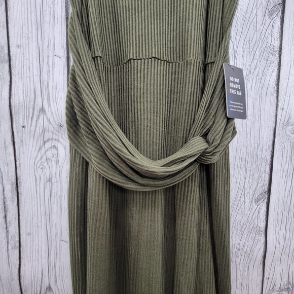 Express Dress - Picture 2 of 8